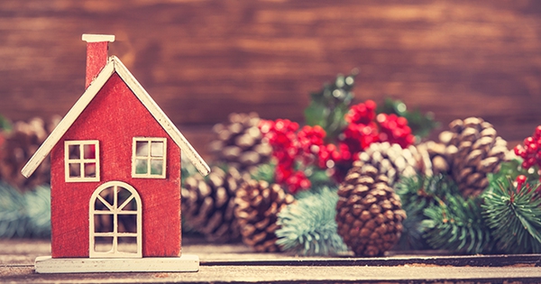 Why You Shouldn't Take Your House Off the Market During the Holidays